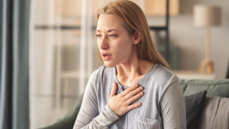 پریدن از خواب و اجساس خفگی